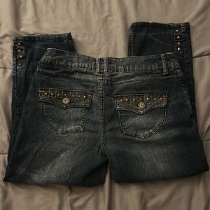 Capri Low Rise Mudd Jeans W/ Studs ~